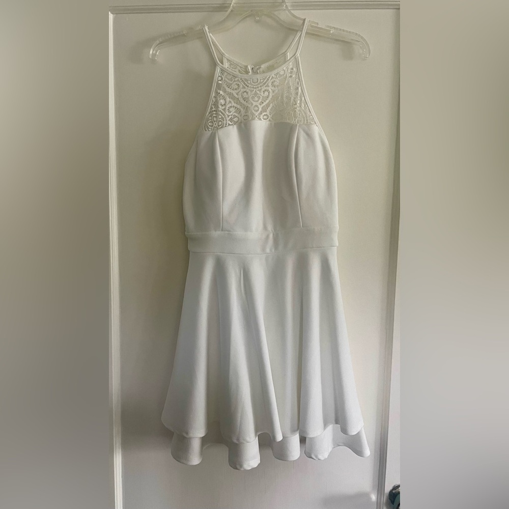 White/off white embroidered juniors size M mini dress. Worn 1-2x
